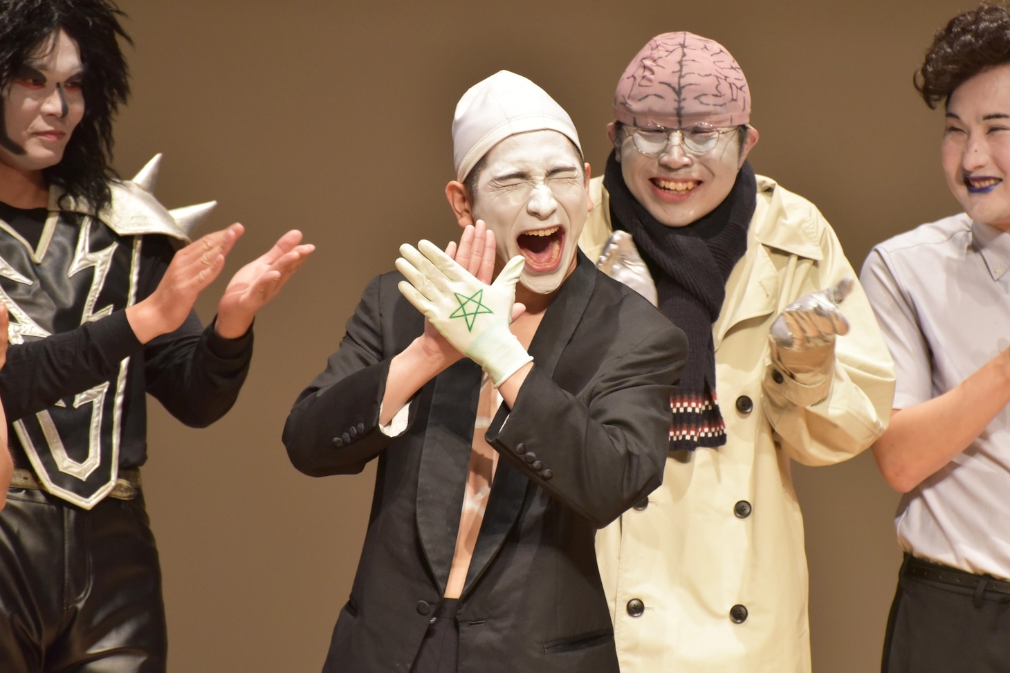 優勝を喜ぶエクソシスト