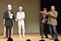 白塗り芸人たちへ「憧れないけど尊敬はしている」といった総評コメントを述べる、かもめんたる・う大（右端）と、素直に優勝を喜べないエクソシスト