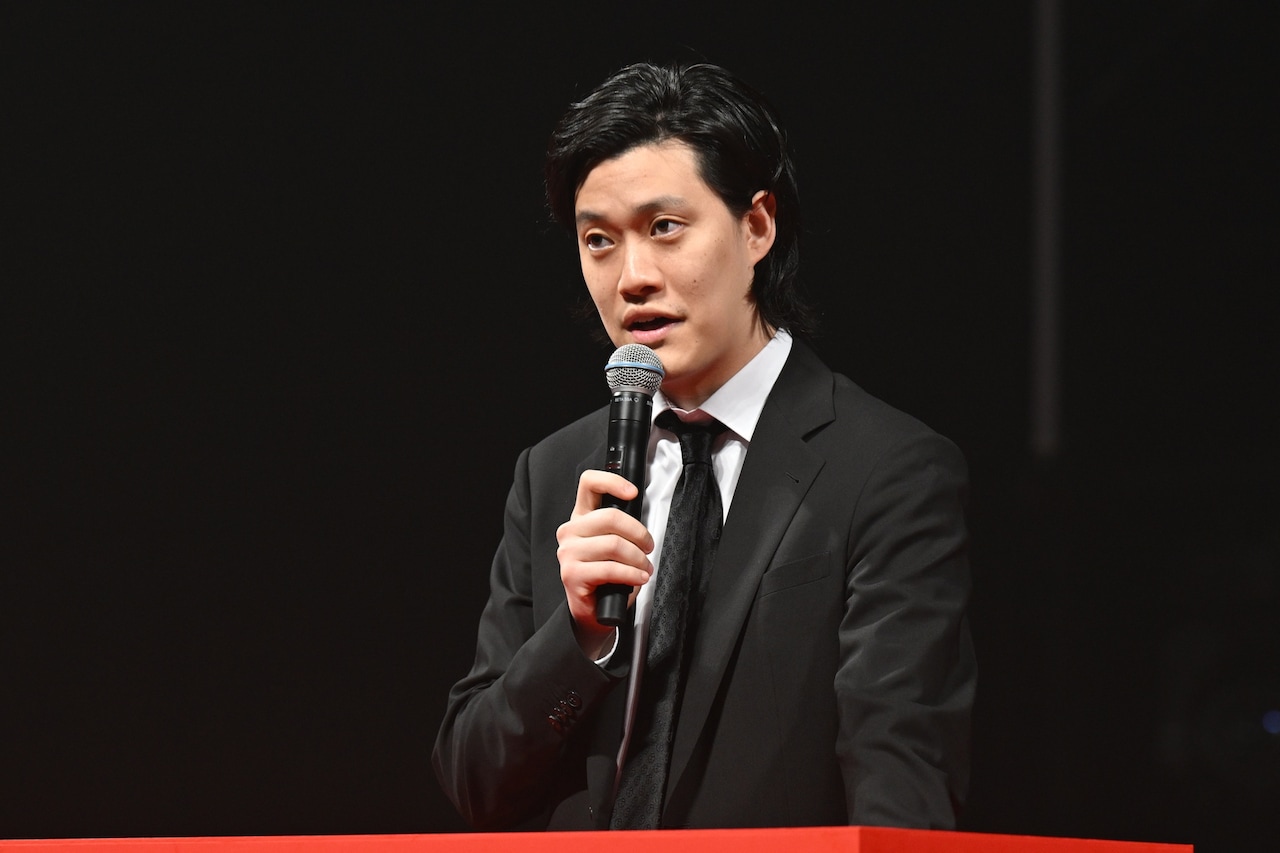 霜降り明星・粗品、バンタン入学式で新入生に祝辞　突き詰めることの大切さ語る