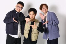 なすなかにしと、彼らの宣材写真を撮影したかが屋・加賀