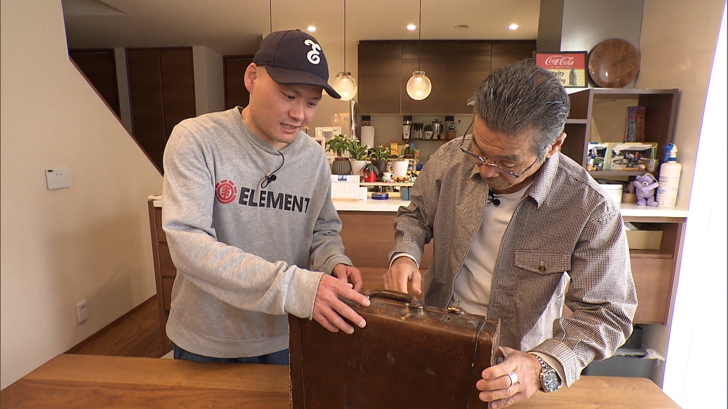 間寛平探偵の調査の様子