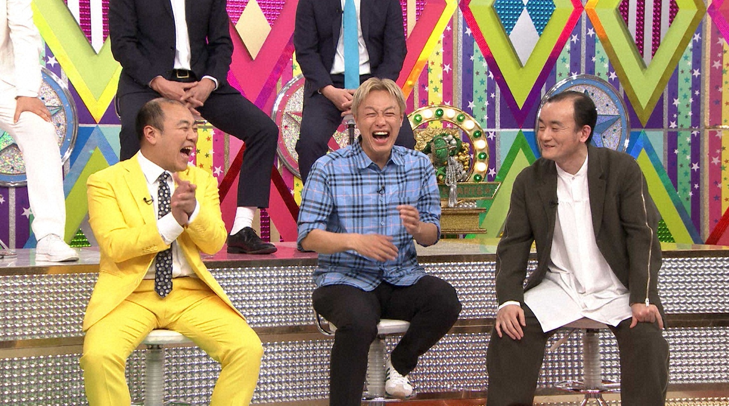 左から、きしたかの高野、お見送り芸人しんいち、ななまがり森下