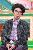 「陶芸の才能ランキング」に挑戦する片桐仁