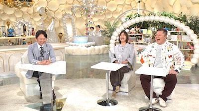 スタジオの（左から）有吉弘行、大久保佳代子、ブラックマヨネーズ小杉