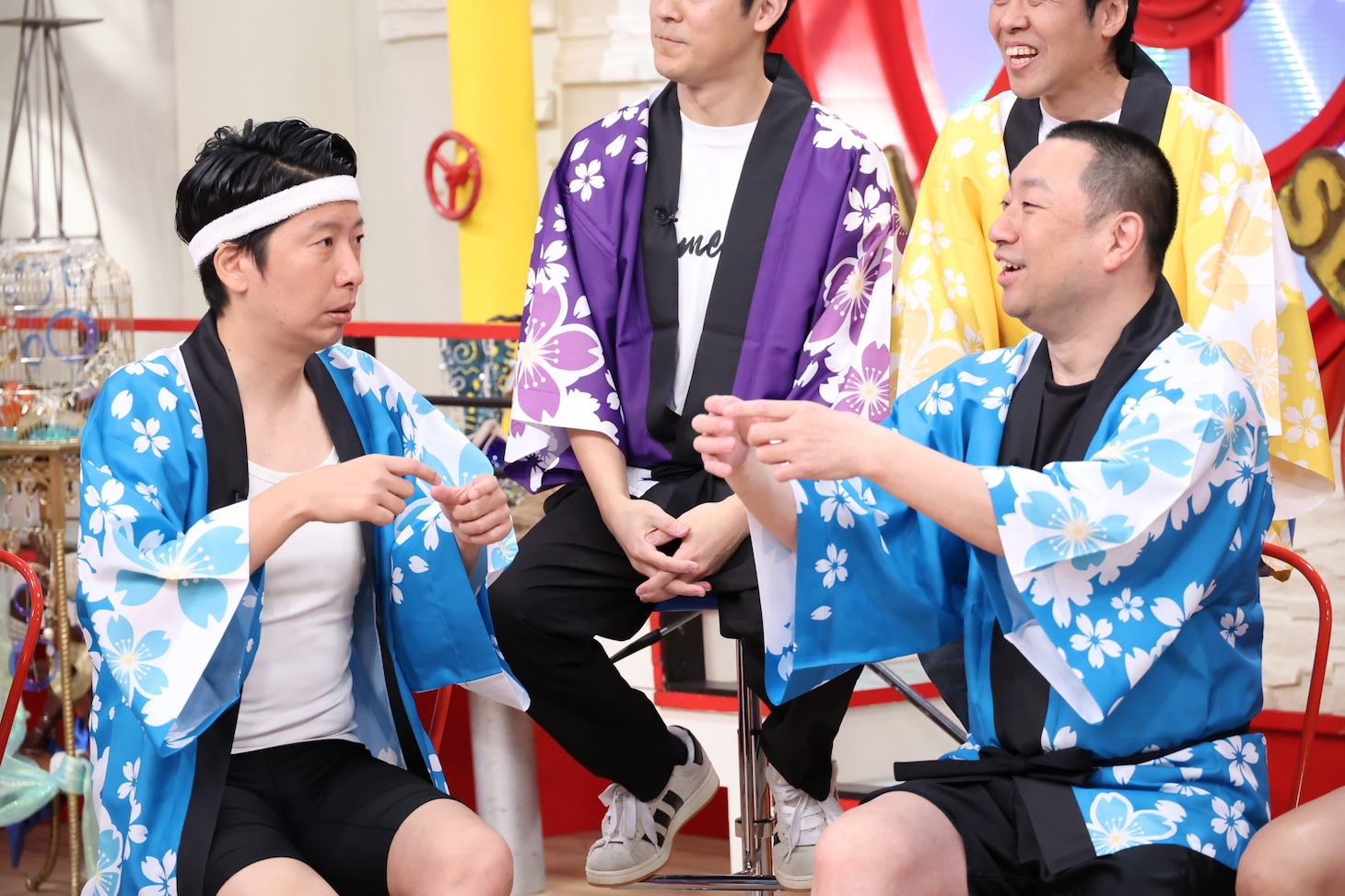 左から藤崎マーケット・トキ、レイザーラモンRG