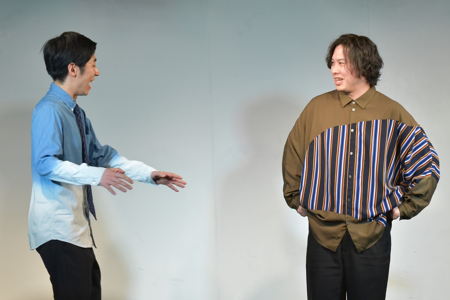 櫻田が一時的に舞台から退いた際、「やっと2人きりになれたね」と森本（左）に呼びかける、お抹茶（右）