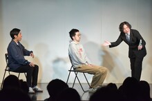 「どっきん！ネタ＆トークライブ特別編～ありがトンツカタン～」で「カタコト塾」のネタを披露するトンツカタン