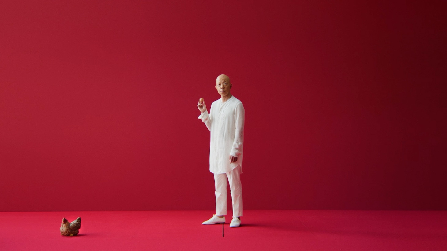 「ヨード卵・光 ストレートトーク」編のワンシーン