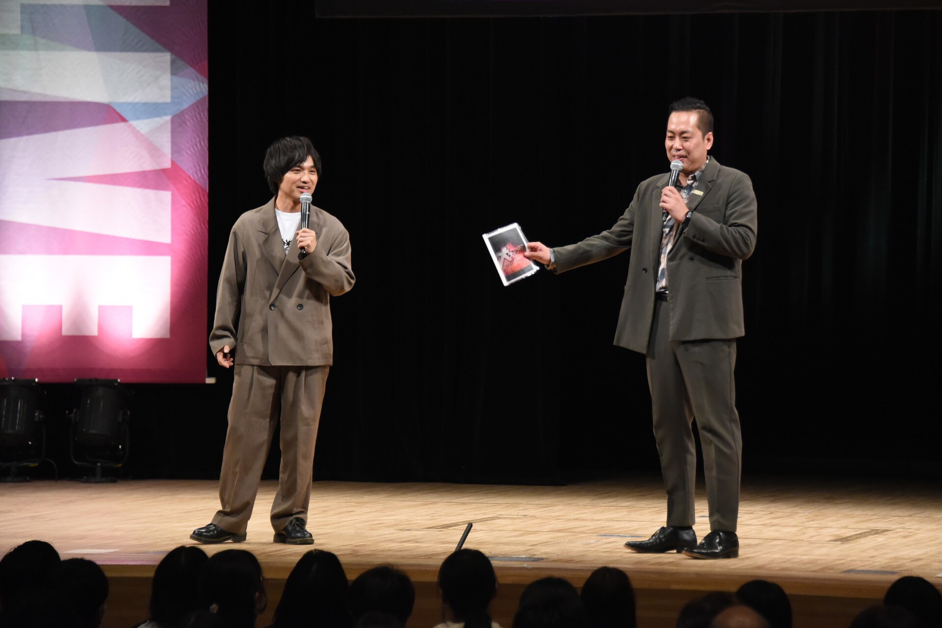 お笑い・バラエティ EMC 2010 ZX- | コンビ情報 | M-1グランプリ 公式サイト