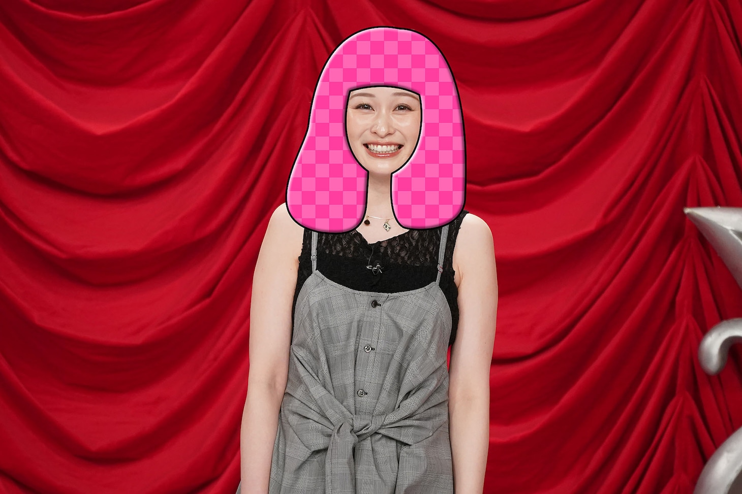 前髪をぱっつんにした岩田絵里奈