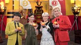 左から、バカリズム、鈴木保奈美、ホラン千秋、メイプル超合金カズレーザー