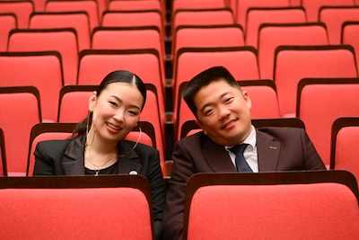 結婚を発表した爛々・萌々と丸亀じゃんご安場 ©FANYマガジン