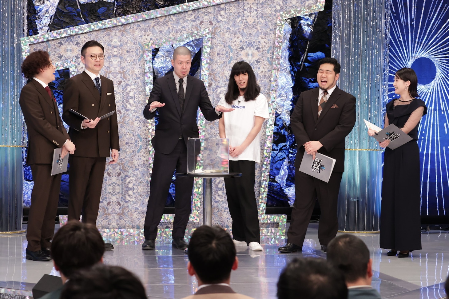 金属バットの抽選の様子