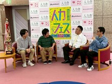 ライブ後のアフタートークに出演するエビカレンダーとアンタッチャブル