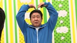 「ワイワイわっしょい」の振り付けを練習する錦鯉・渡辺