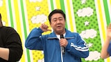 「ワイワイわっしょい」の振り付けを練習する錦鯉・渡辺