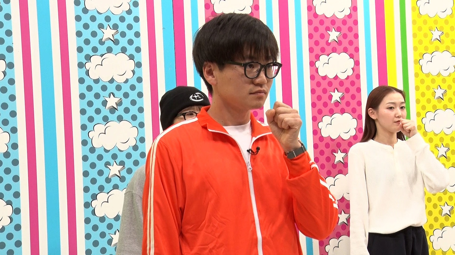 「ワイワイわっしょい」の振り付けを練習する東京ホテイソンたける