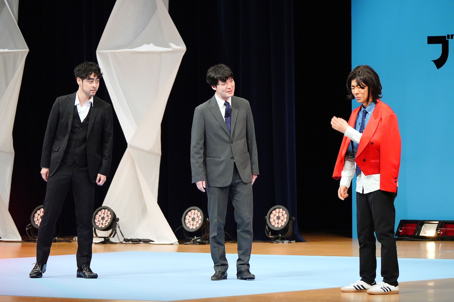 ラパルフェが出題するクイズに挑戦するトンツカタン森本（写真提供：テレビ朝日）