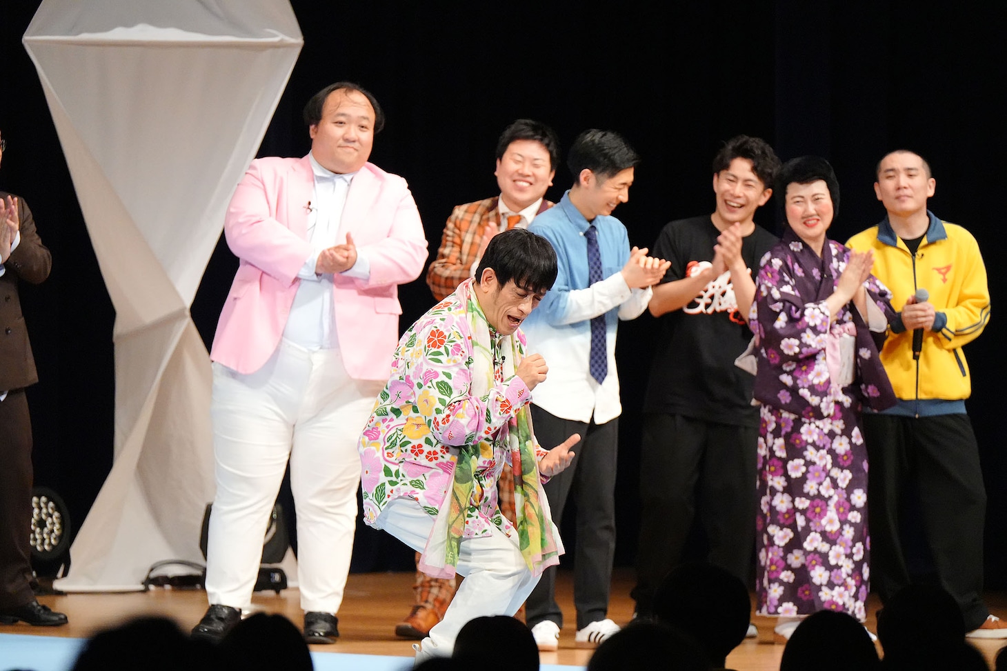 エンディングを誰よりも盛り上げるクリス松村（写真提供：テレビ朝日）