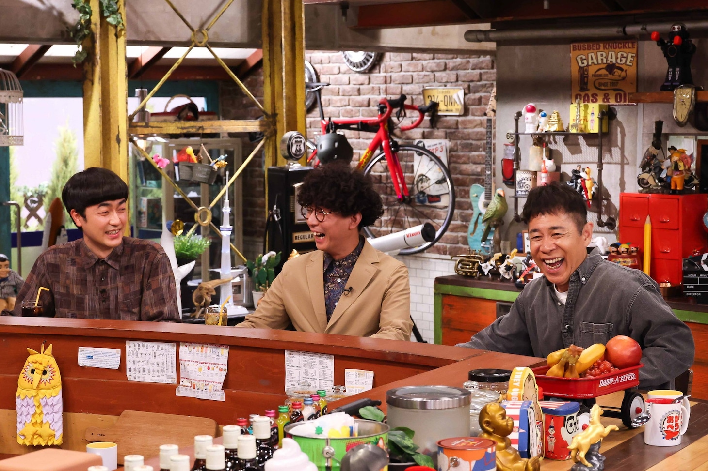 左から、たくろう、ナインティナイン岡村