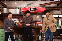 左からナインティナイン岡村、たくろう