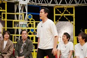 や団・ロングサイズ伊藤（中央）