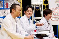 左から千鳥・大悟、千鳥ノブ、内村光良
