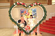 左からバイきんぐ小峠、村方乃々佳