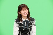 衝撃映像を鑑賞する山下葉留花（日向坂46）