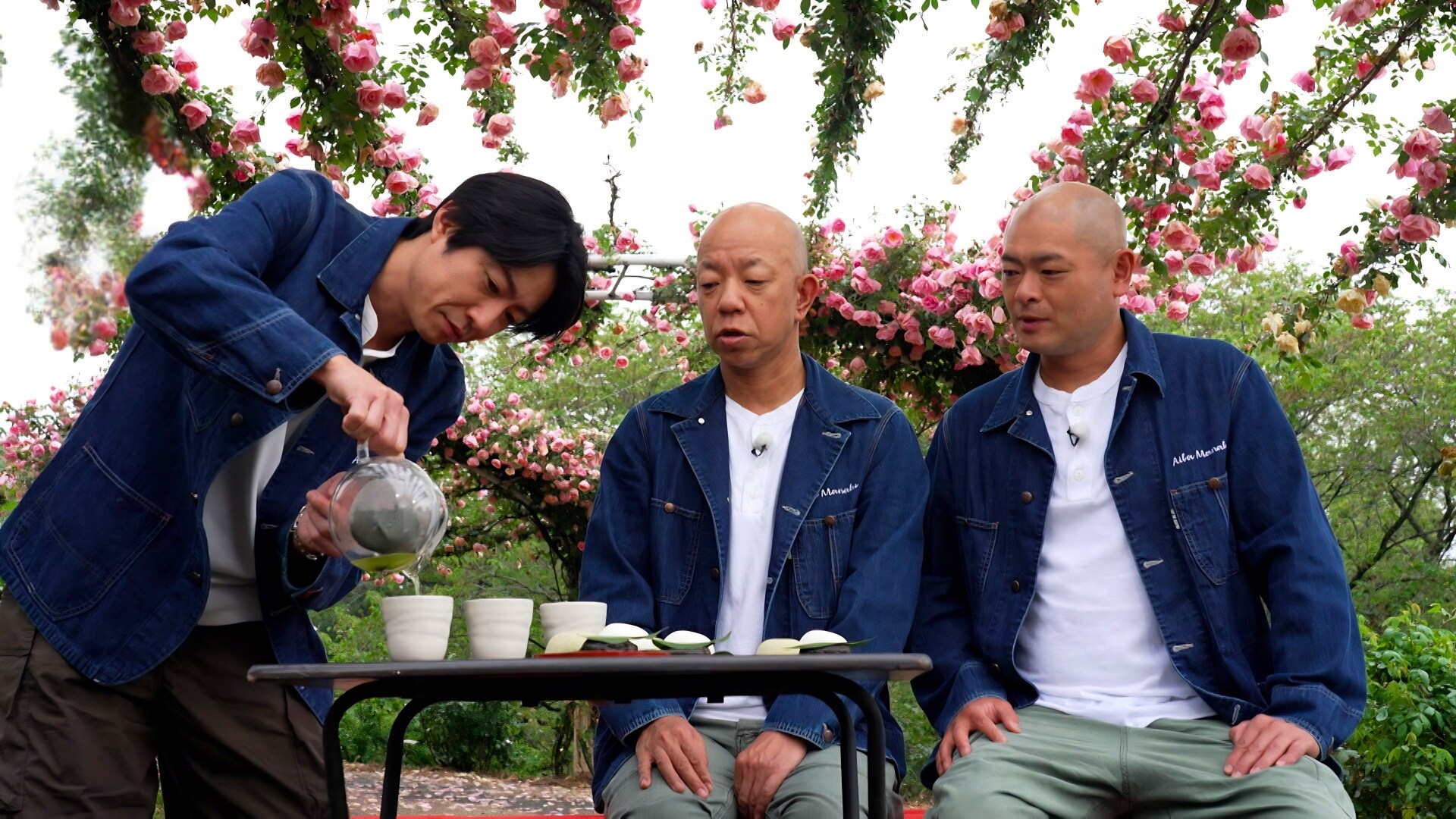 相葉雅紀、バイきんぐ小峠、あばれる君「相葉マナブ」で鹿児島へ　お茶と郷土菓子を学ぶ