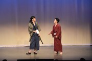 シカノシンプのオープニングコント「源流島の戦い」より