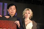 左から霜降り明星せいや、Charlu