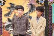 囲み取材に応じるたくろう