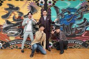 たくろうとドンデコルテ。ポスターのポーズを再現