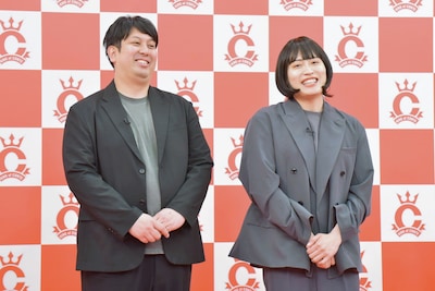 レインボー。池田（右）はカーネーション吉田をモデルとした女芸人・高田通天閣として登場