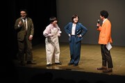 オープニングトークをする（左から）カナメストーン山口、にぼしいわし、カナメストーン零士