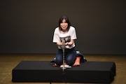 落語を披露する誠子