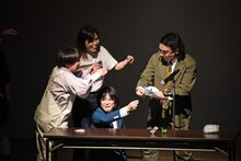 生理やナプキンで爆笑連発　にぼしいわし主催、女性の下ネタライブ「ブー子」盛況
