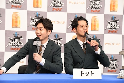 「タイムレスマン」に出演できることに大喜びのトット多田（左）