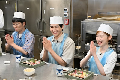 左から、男性ブランコ平井、中沢元紀、杏花