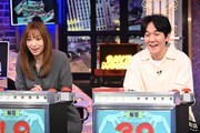 左から、高橋ユウ、タイムマシーン3号・山本