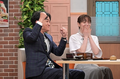 ガストの食事を味わう千鳥ノブとのん