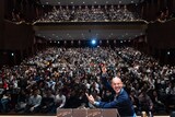 昨年開催された「四千頭身 都築拓紀のサクラバシ919 LIVE LOBSTER 2025」の様子