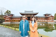 左からタモリ、佐藤茉那アナウンサー