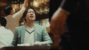 ドンデコルテが出演する「キリン一番搾り生ビール」のWebCM「贅沢が怖い男」編より