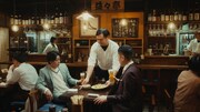 ドンデコルテが出演する「キリン一番搾り生ビール」のWebCM「贅沢が怖い男」編より