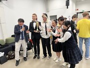 交流する出演者たち