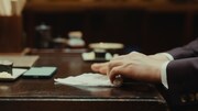 ドンデコルテが出演する「キリン一番搾り生ビール」のWebCM「とりあえず頼む人へ」編より