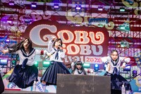 「ごぶごぶフェスティバル2026」DAY1より、新しい学校のリーダーズ（撮影：渡邉一生）