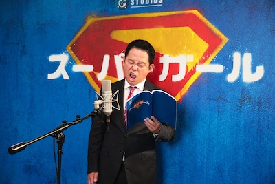 アフレコに臨むダイアン津田